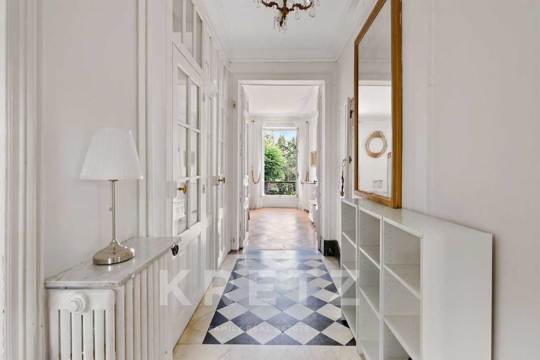 House in Chatou, Ile-de-France, France 2 - 18150372