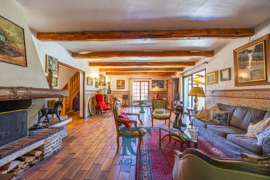 House in Six-Fours-les-Plages, Provence-Alpes-Côte d'Azur, France 2 - 18148498