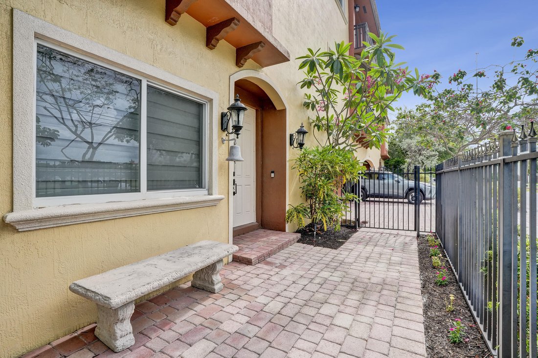 Townhouse in Fort Lauderdale, Florida, United States 3 - 18132121
