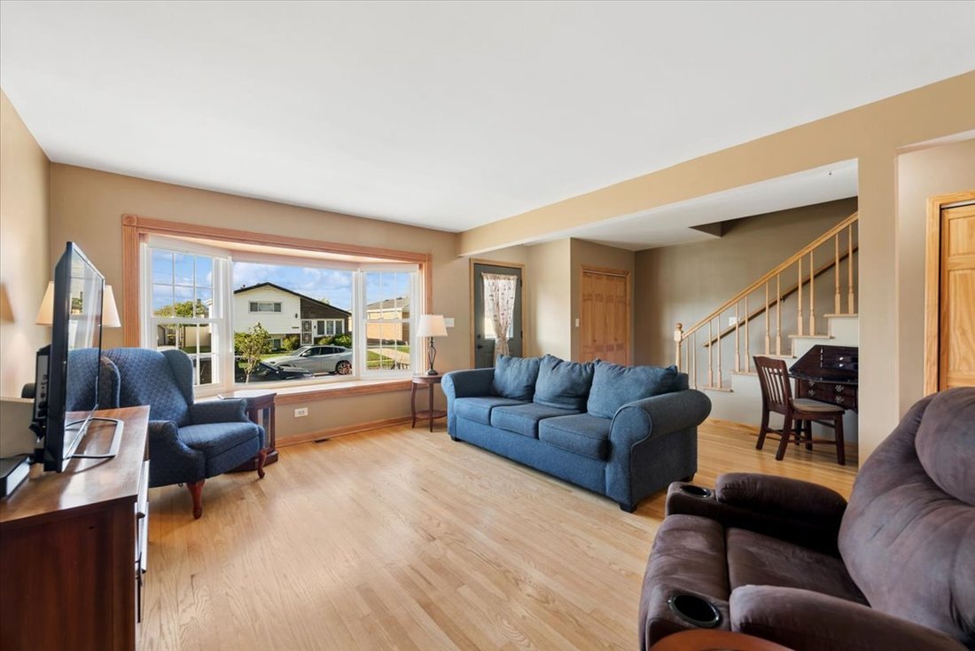 House in Schiller Park, Illinois, United States 2 - 18149418