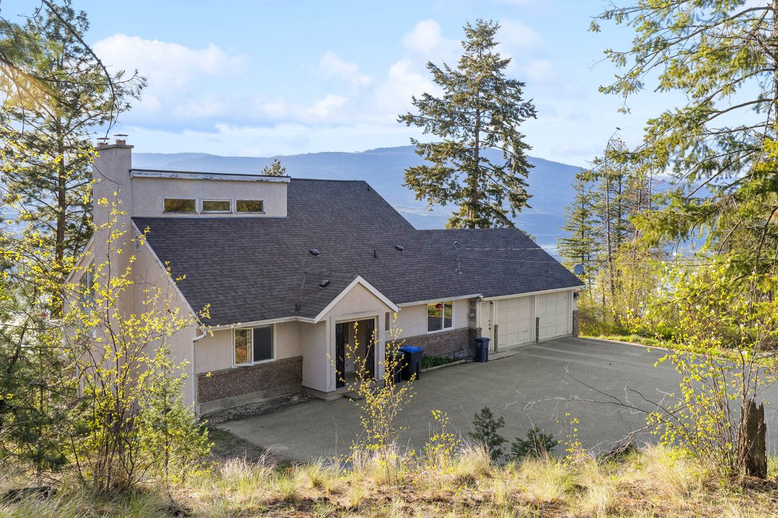 House in Lake Country, British Columbia, Canada 2 - 18149869