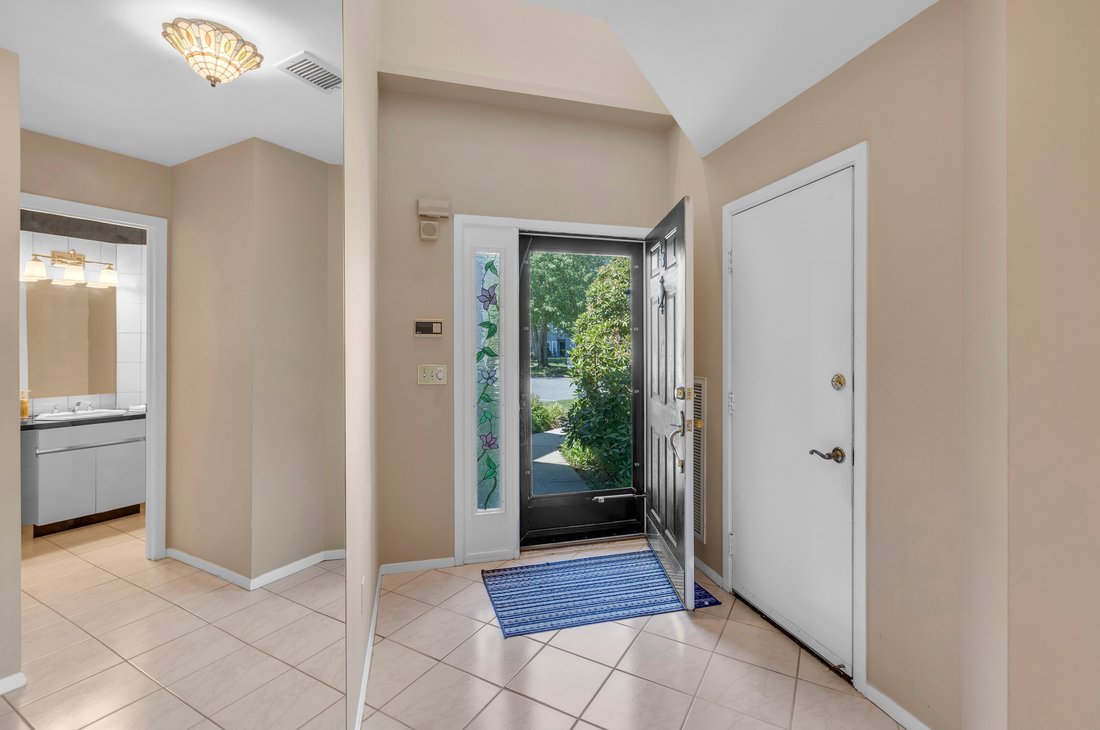 Condo in Kings Park, New York, United States 3 - 18145951