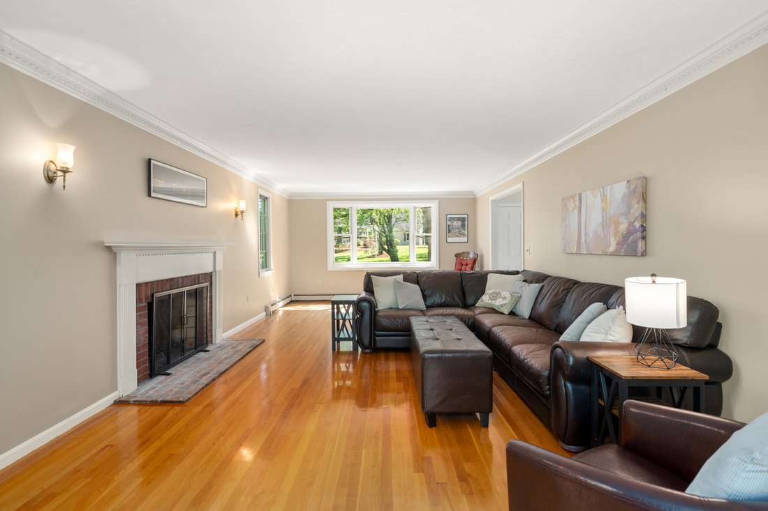 House in Southborough, Massachusetts, United States 2 - 18146137