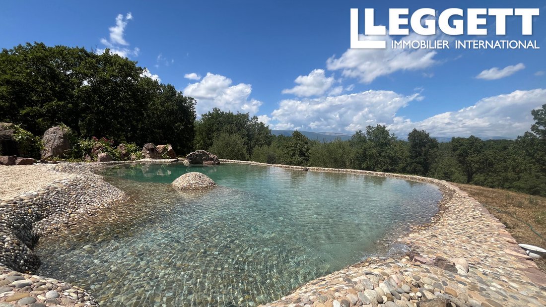 Villa in Bagnols-en-Forêt, Provence-Alpes-Côte d'Azur, France 1 - 16997155