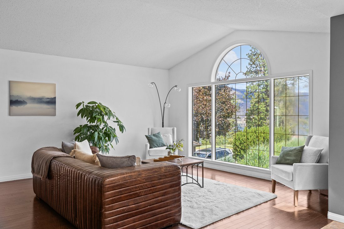 House in Kelowna, British Columbia, Canada 1 - 18149937