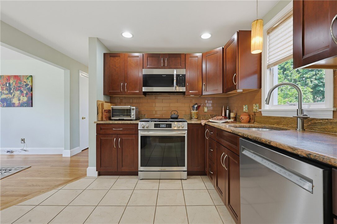 House in East Providence, Rhode Island, United States 5 - 18147895