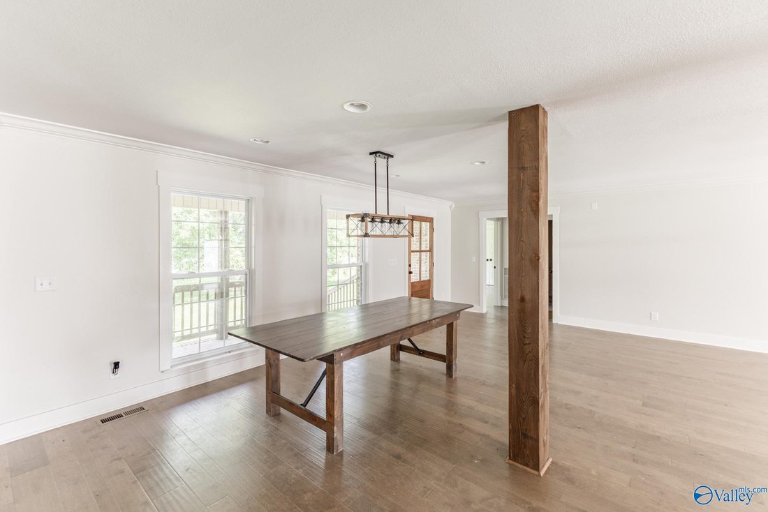House in Laceys Spring, Alabama, United States 5 - 17838384