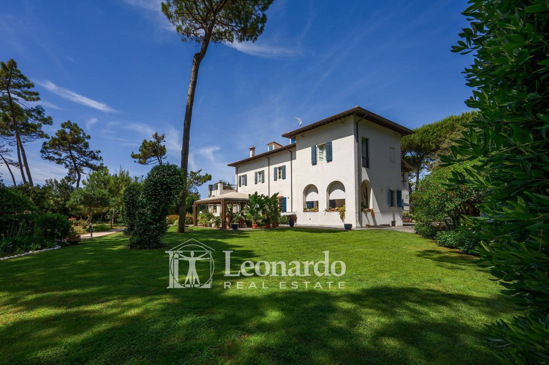 Villa in Vittoria Apuana, Forte dei Marmi, Tuscany 1 - 18150947