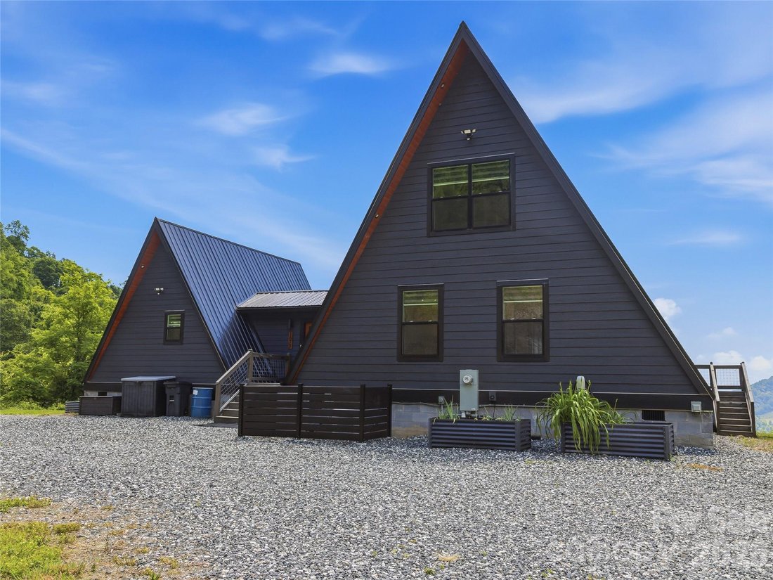 House in Canton, North Carolina, United States 4 - 18128500