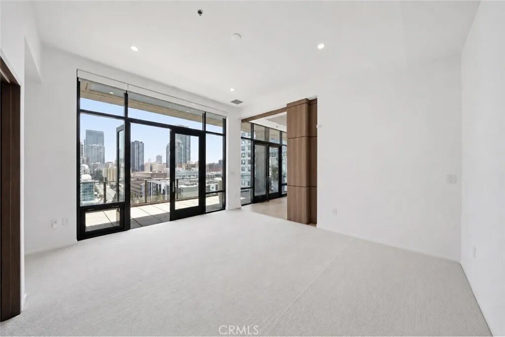 Condo in Los Angeles, California, United States 3 - 18148441