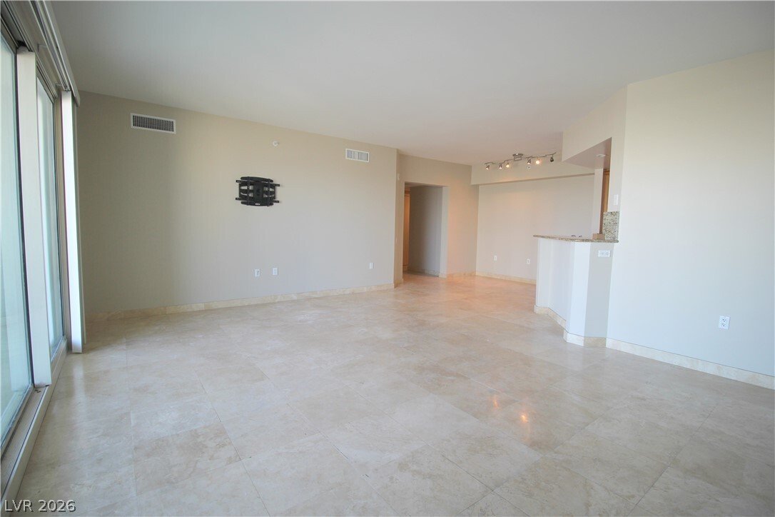 Condo in Las Vegas, Nevada, United States 4 - 18145821