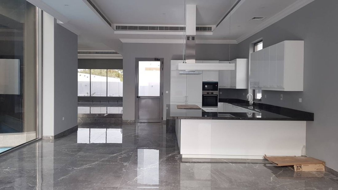 Villa in Umm Al Sheif, Dubai, United Arab Emirates 5 - 18145562