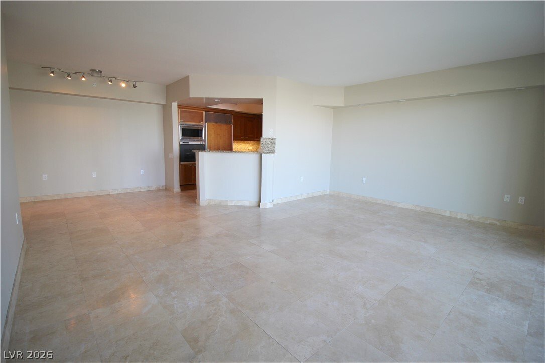 Condo in Las Vegas, Nevada, United States 3 - 18145821