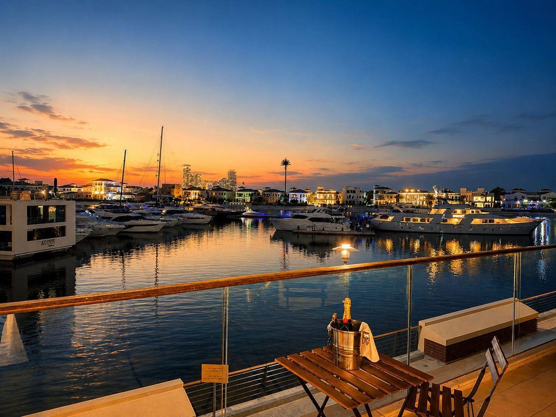 Apartment in Palm Jumeirah, Dubai, United Arab Emirates 2 - 18145566