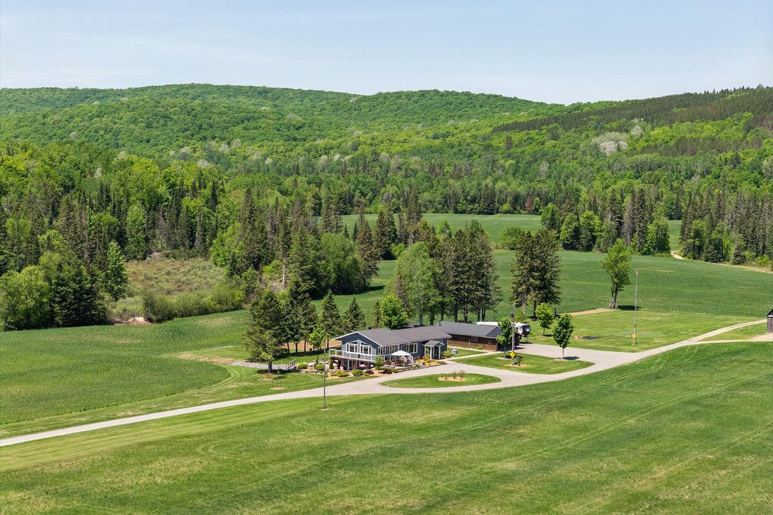 House in Maynooth, Ontario, Canada 2 - 18150238