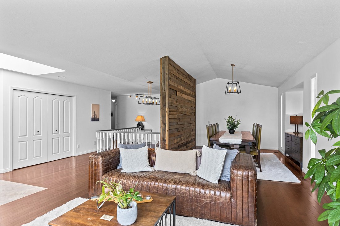 House in Kelowna, British Columbia, Canada 2 - 18149937