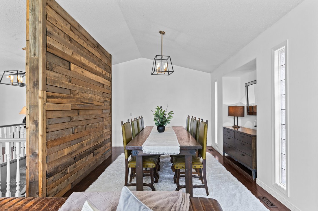 House in Kelowna, British Columbia, Canada 4 - 18149937