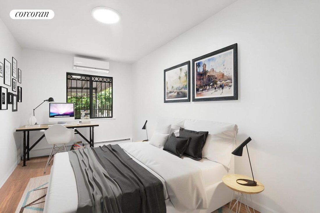 House in New York, New York, United States 4 - 18146010