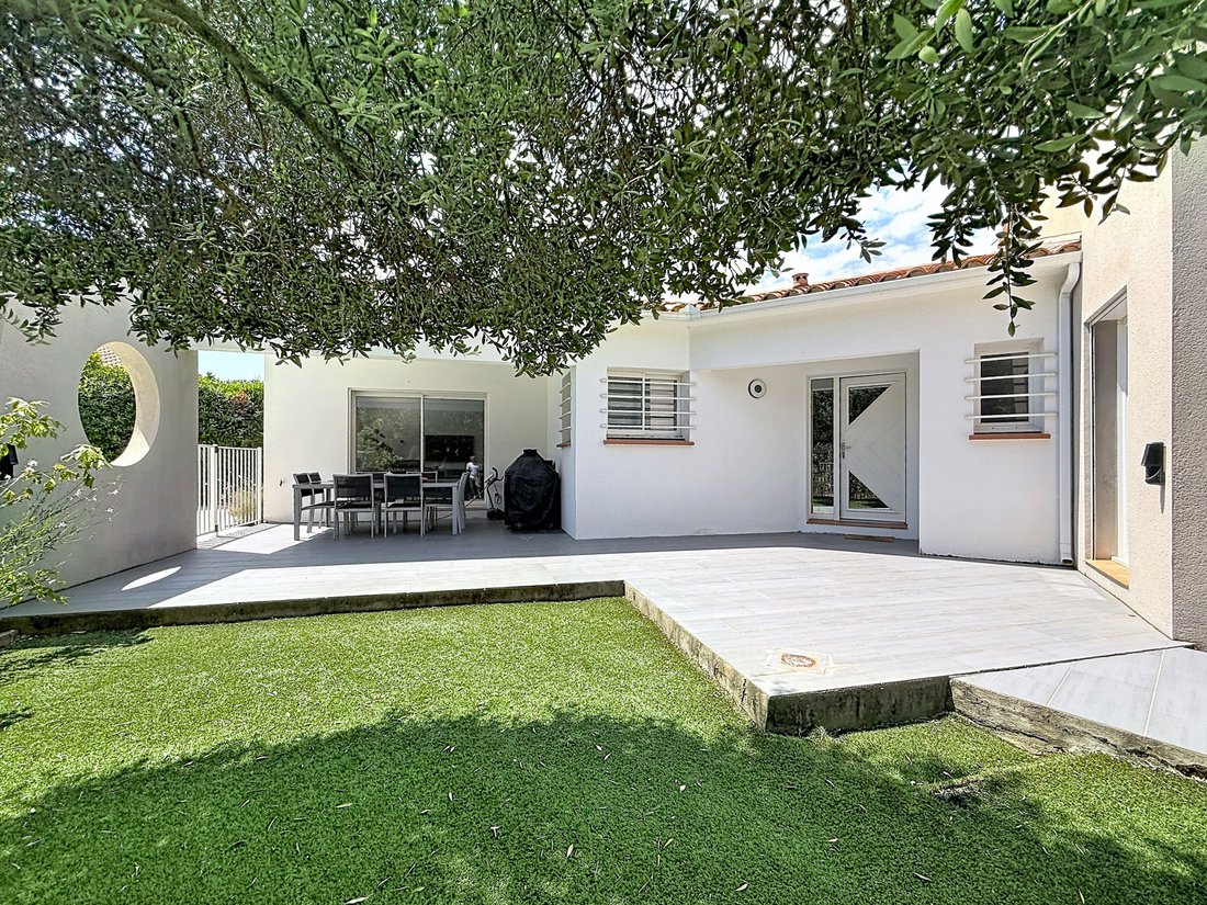 Villa in Centre Ville, Elne, France 5 - 18148619