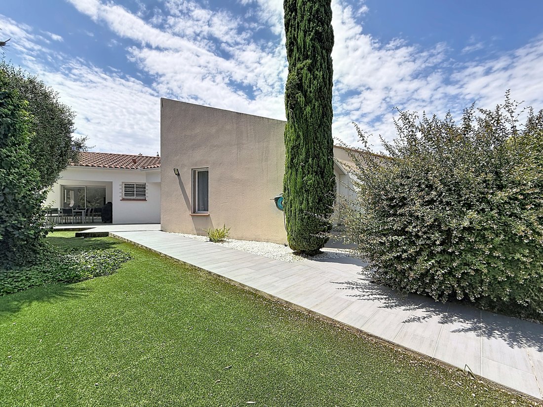 Villa in Centre Ville, Elne, France 4 - 18148619