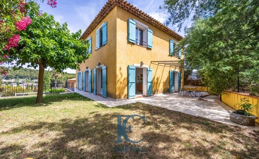 House in Six-Fours-les-Plages, Provence-Alpes-Côte d'Azur, France 1