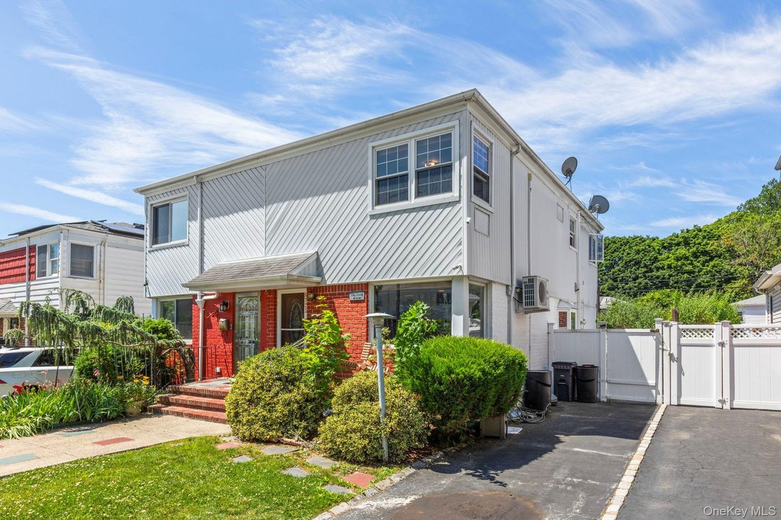 House in New York, New York, United States 1 - 18145053