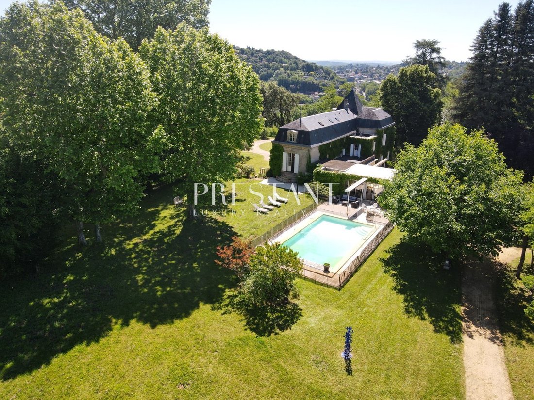 Estate in Sarlat-la-Canéda, Nouvelle-Aquitaine, France 4 - 18150319