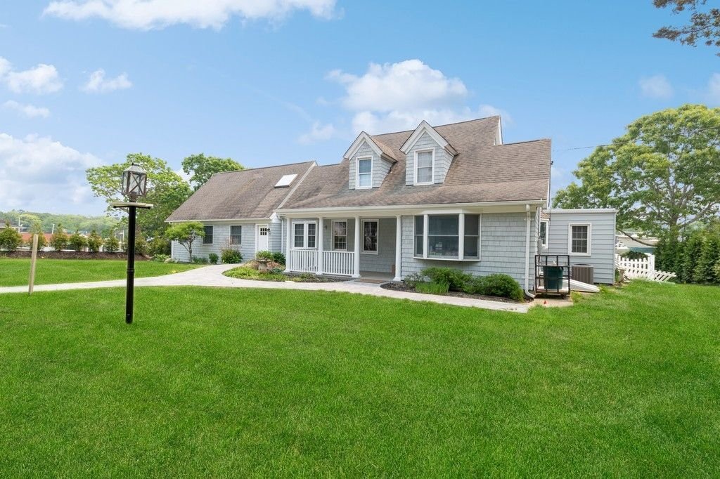 Hampton Bays, New York, United States 2 - 18145912