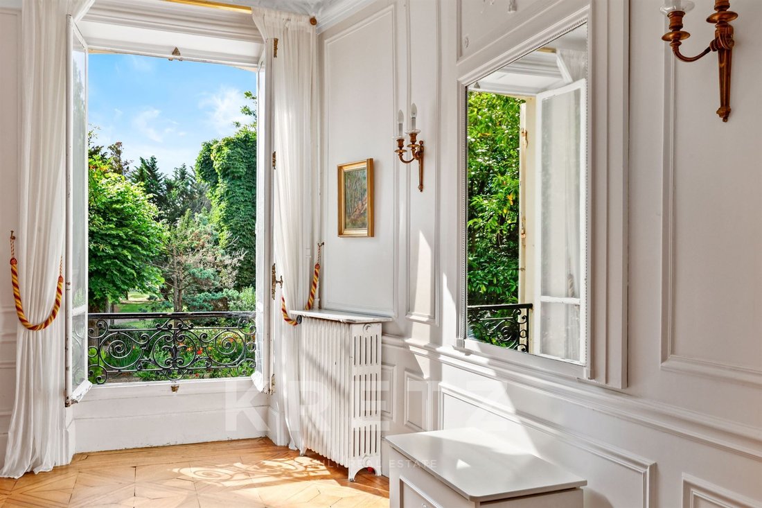 House in Chatou, Ile-de-France, France 4 - 18150372