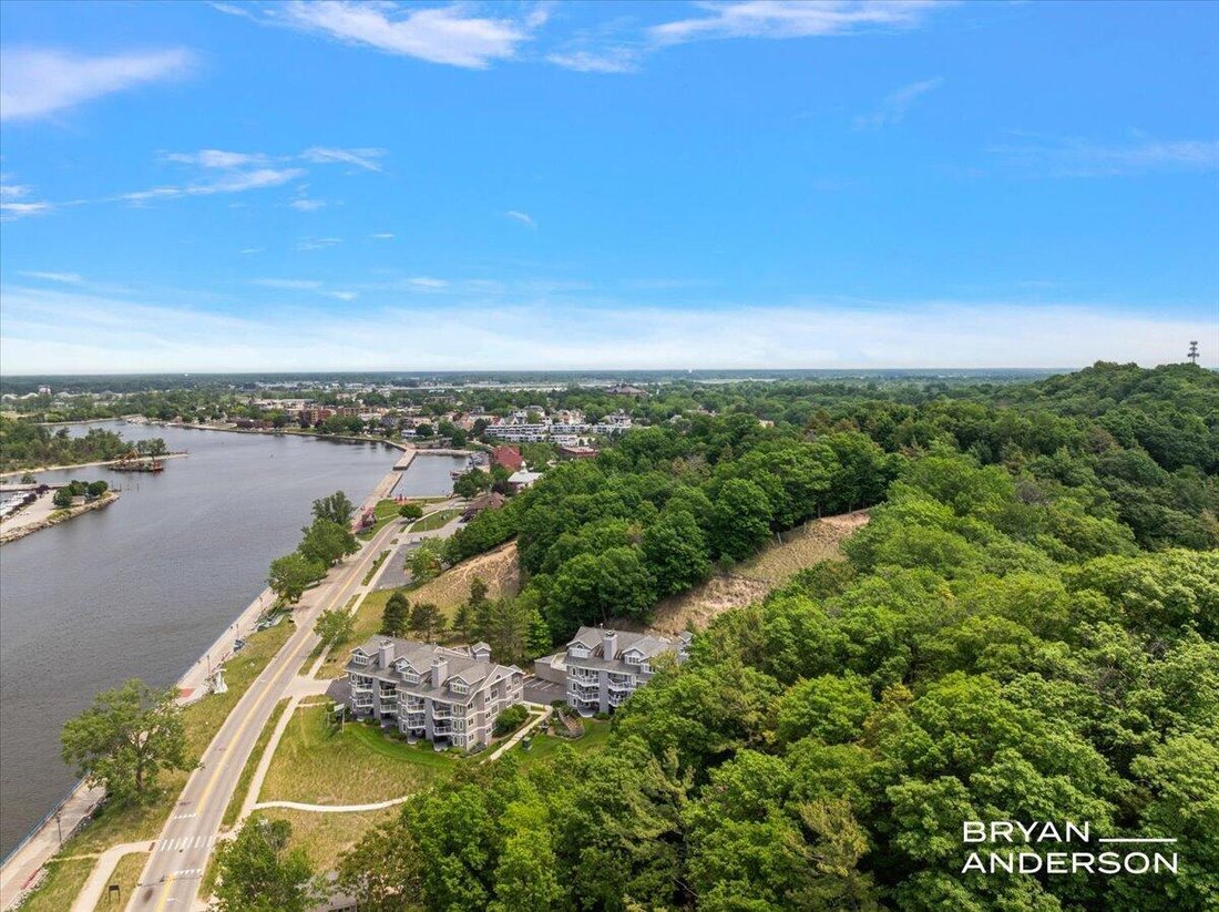 Condo in Grand Haven, Michigan, United States 3 - 18149928