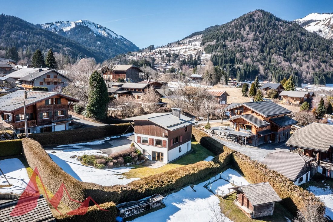 Chalet in Morzine, Auvergne-Rhône-Alpes, France 1 - 17127345