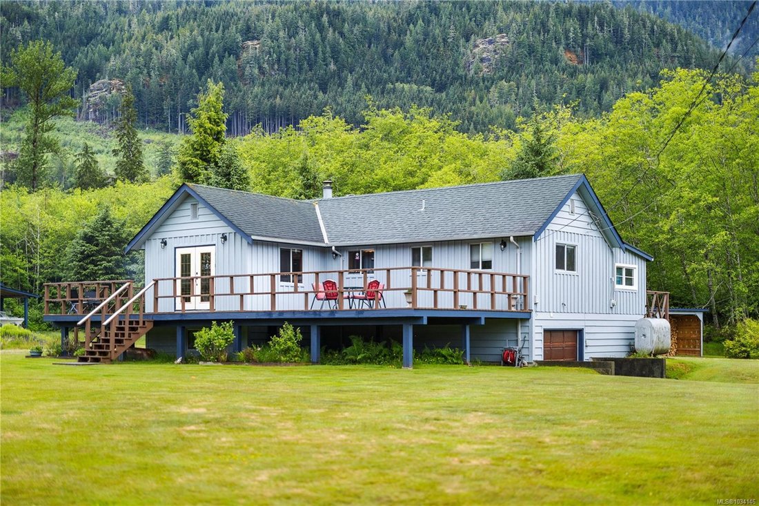 House in Sayward, British Columbia, Canada 1 - 17825122