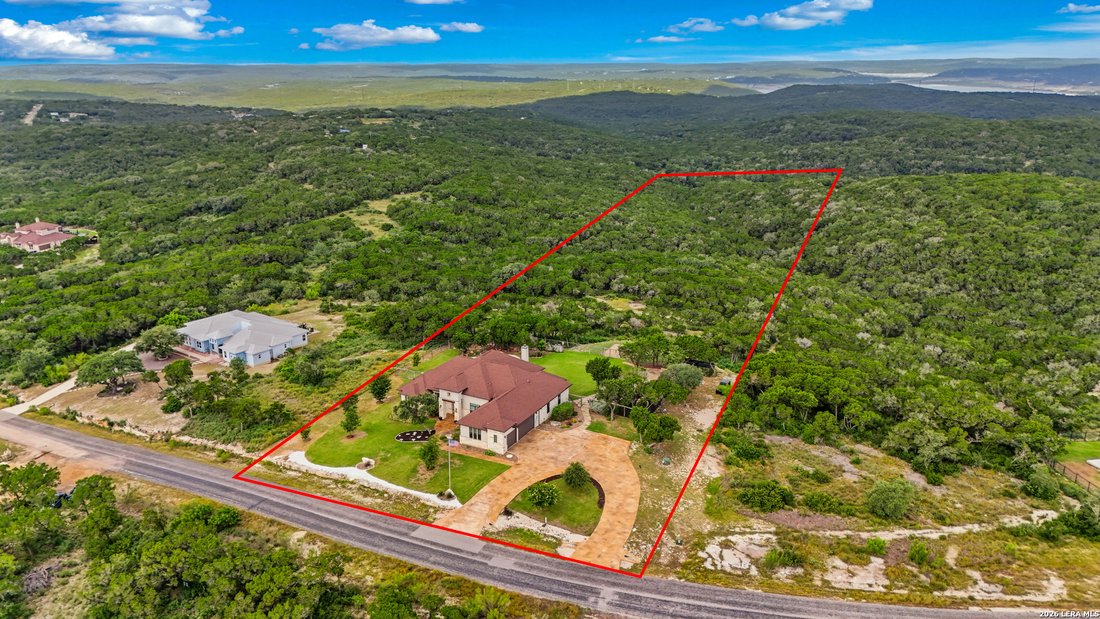 House in Mico, Texas, United States 3 - 18145069