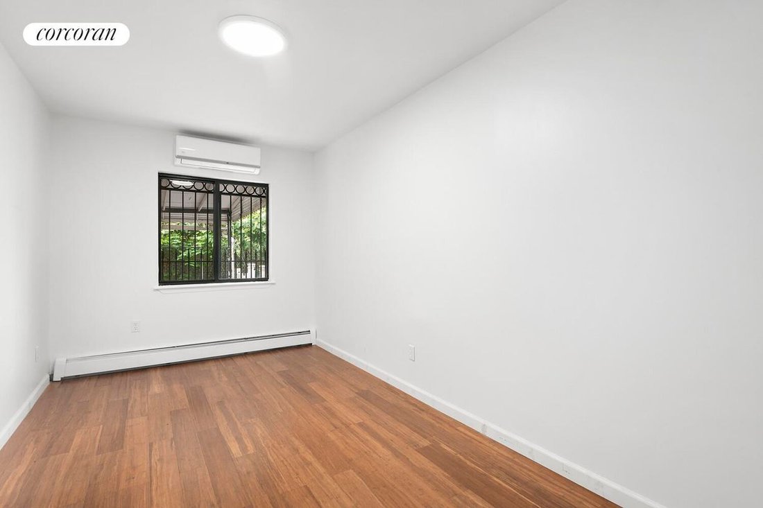 House in New York, New York, United States 5 - 18146010