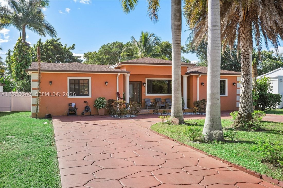 House in Miami, Florida, United States 1 - 18145523