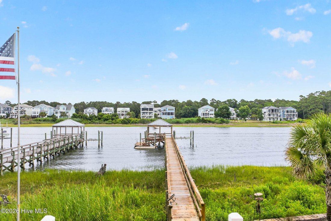 House in Oak Island, North Carolina, United States 3 - 18145089