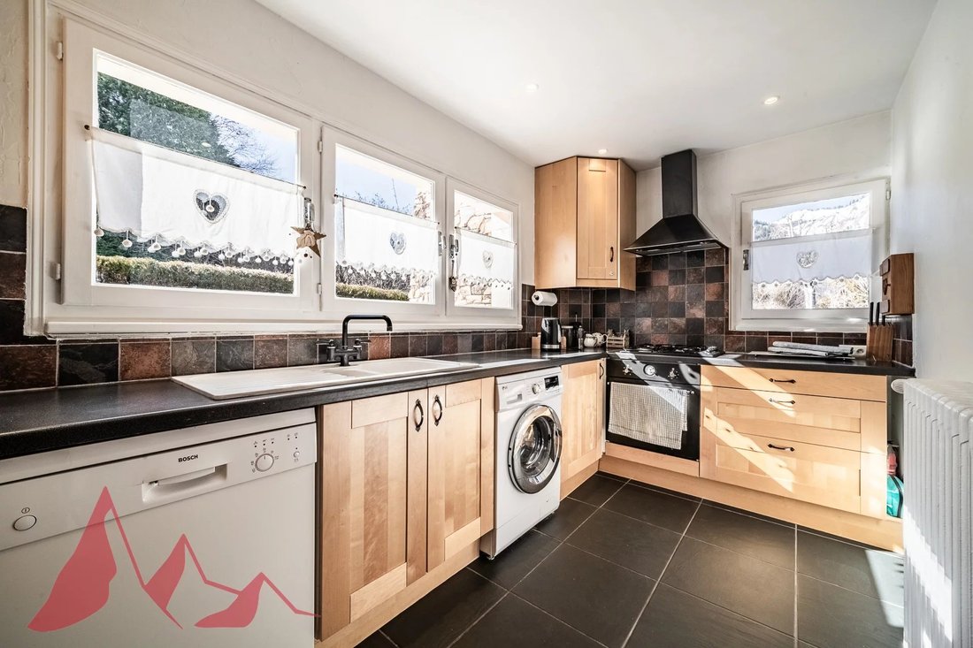 Chalet in Morzine, Auvergne-Rhône-Alpes, France 3 - 17127345