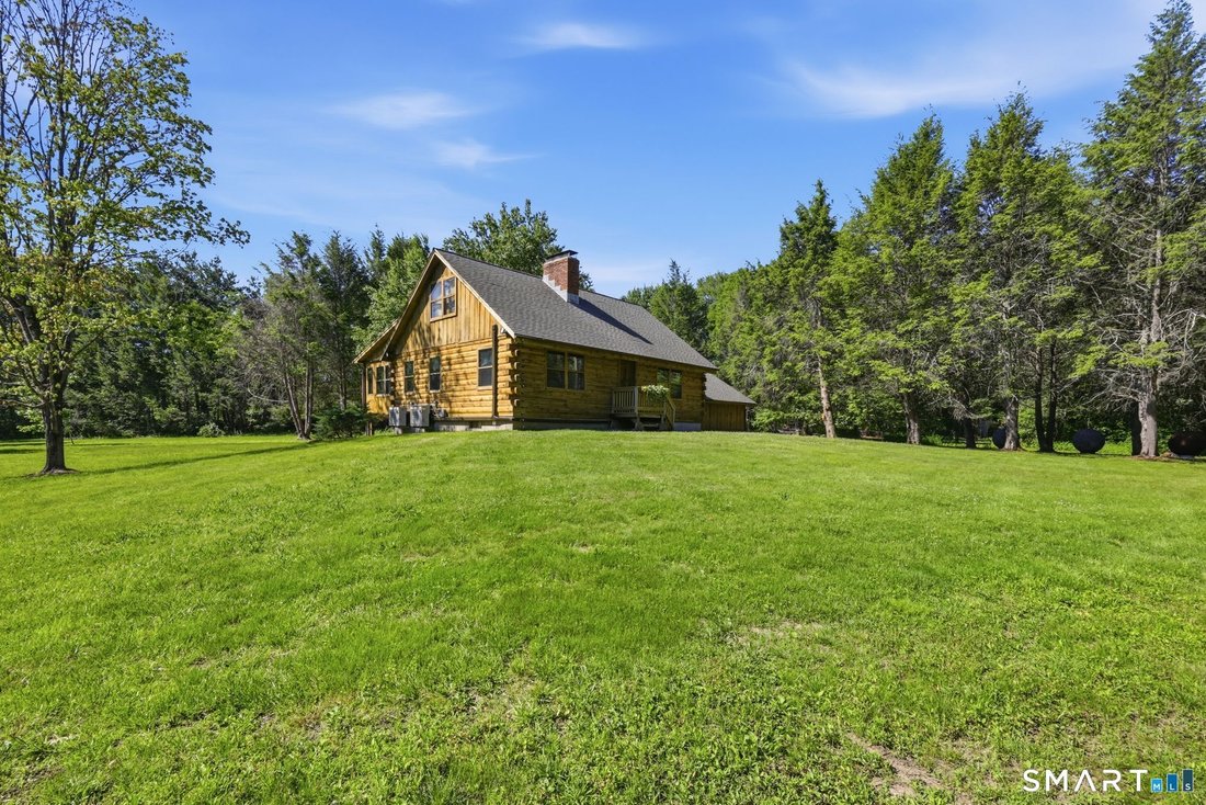 House in Suffield, Connecticut, United States 2 - 18144701