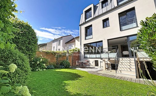 House in Epinettes, Issy-les-Moulineaux, France 1