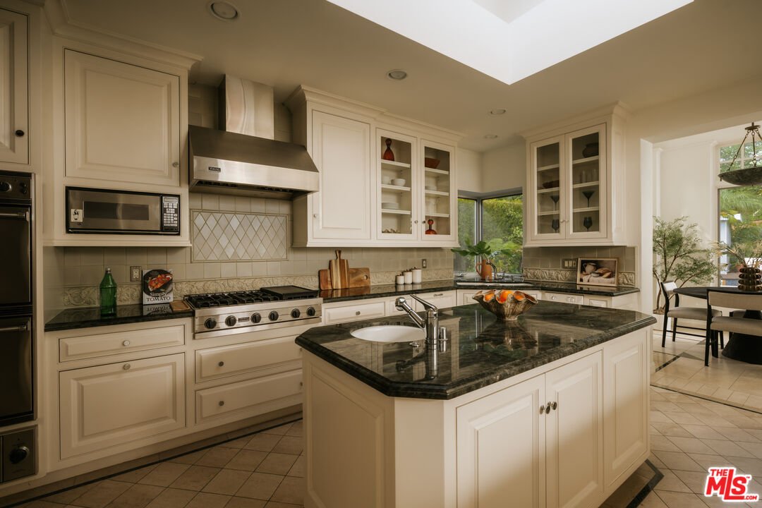 House in Los Angeles, California, United States 3 - 18145745