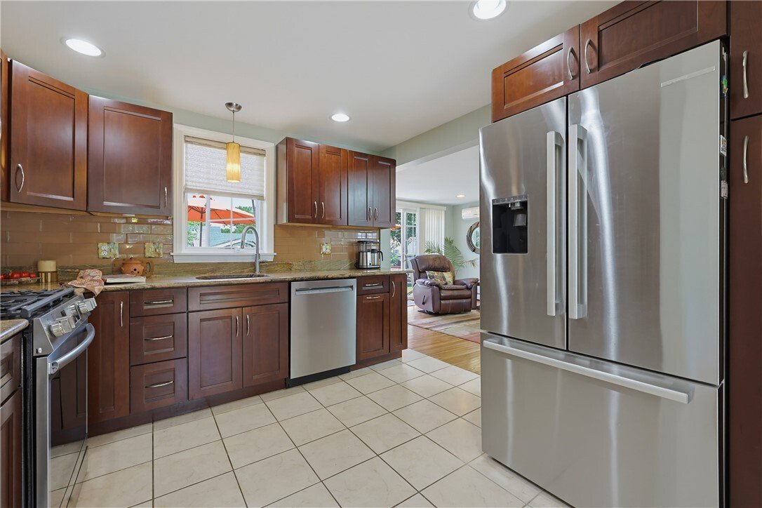 House in East Providence, Rhode Island, United States 4 - 18147895