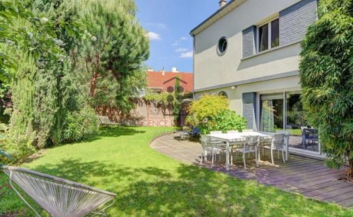 House in Plateau Ouest, Suresnes, France 1