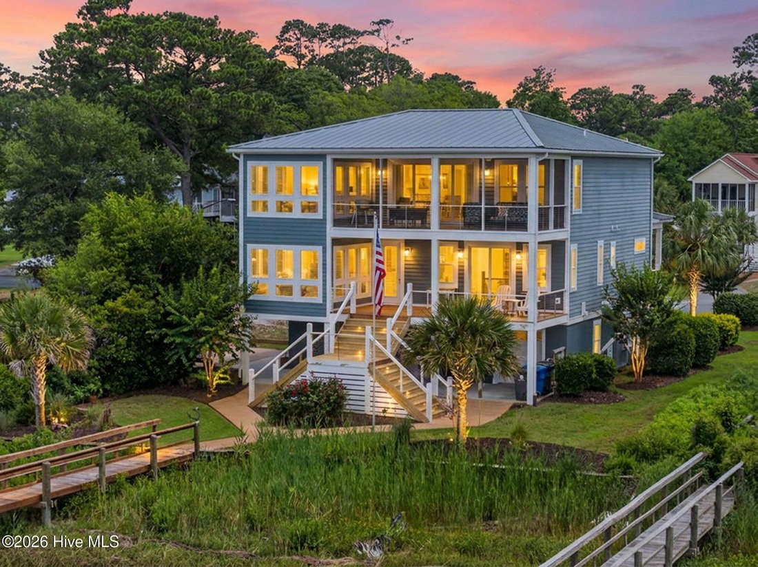 House in Oak Island, North Carolina, United States 2 - 18145089