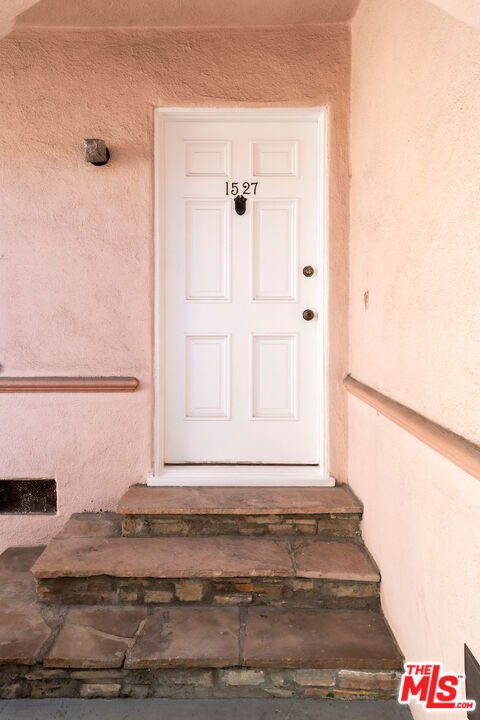 Los Angeles, California, United States 4 - 18147820