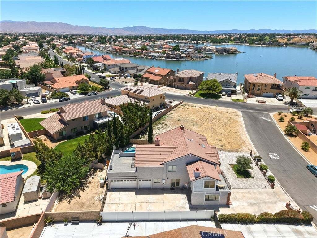 House in Victorville, California, United States 5 - 18150358