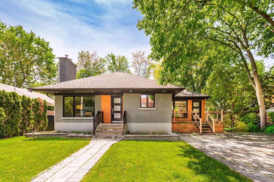 House in Saint-Lambert, Quebec, Canada 1 - 18150234