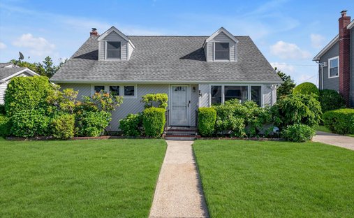 House in New Hyde Park, New York, United States 1