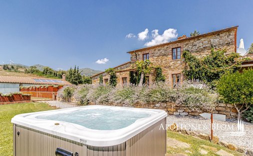 House in Montecatini Val di Cecina, Tuscany, Italy 1