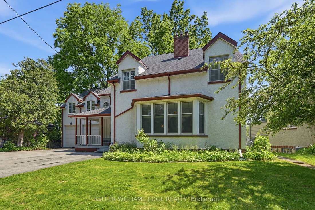 House in Hamilton, Ontario, Canada 2 - 18150003