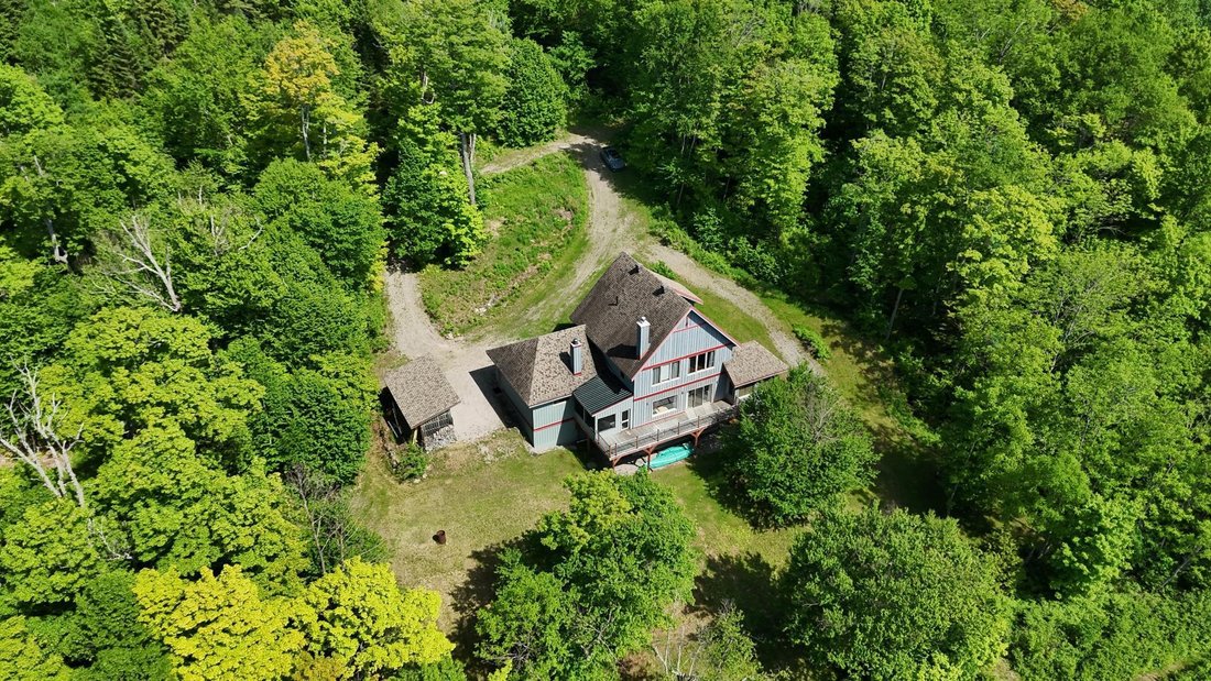 House in Ferme-Neuve, Quebec, Canada 1 - 17411645